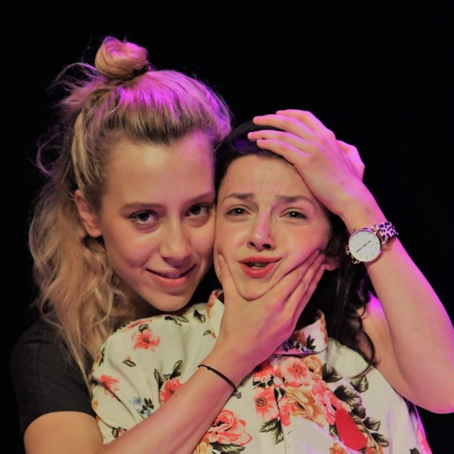 Scena iz predstave ”Ako kažeš, gotov si!”