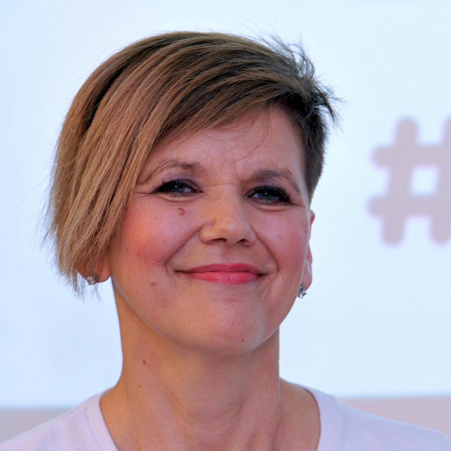 Predsjednica Udruge Nismo same Ivana Kalogjera









 