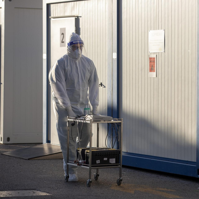 Mobilni kontejneri za prijem pacijenata