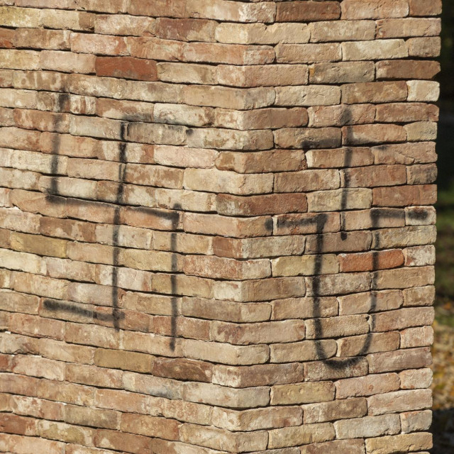 Vandalizirani spomenik žrtvama Holokausta