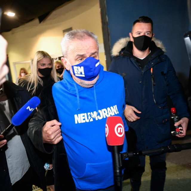 Milan Bandić odlazi s premijere