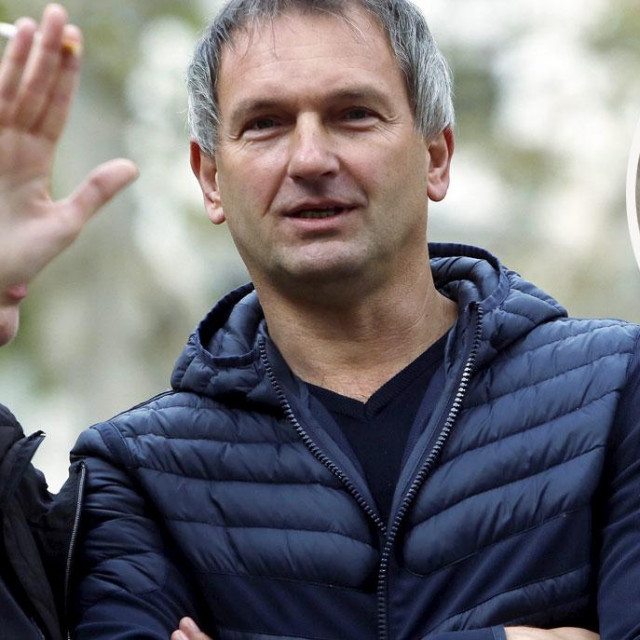 Željko Dolački i obijeni sef snimljen nakon očevida početkom travnja 2016. godine u Heinzelovoj ulici