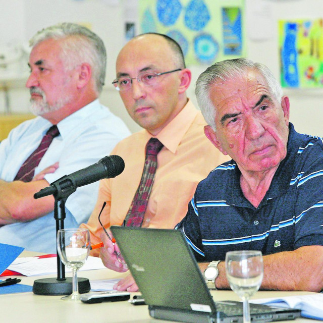 Ivan Šikić (prvi zdesna)