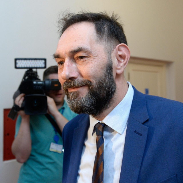Dražen Jelenić