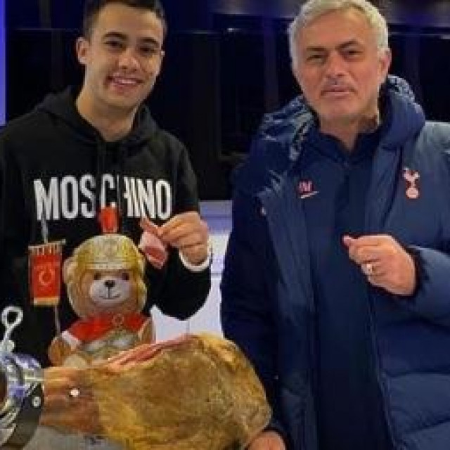 Jose Mourinho i njegov igrač
