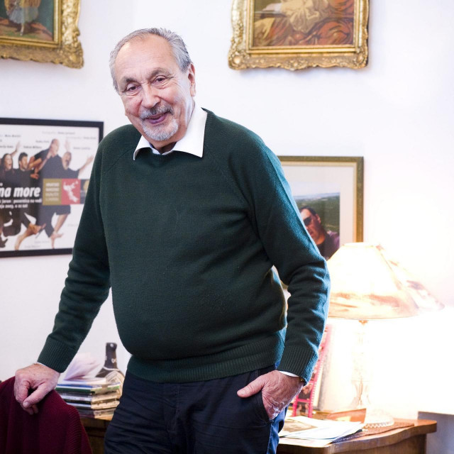 Špiro Guberina snimljen u svom stanu