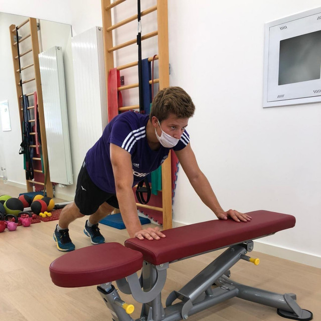 Elias tijekom vježbanja u Kaliperu kod doktorice reprezentacije Nataše Desnice