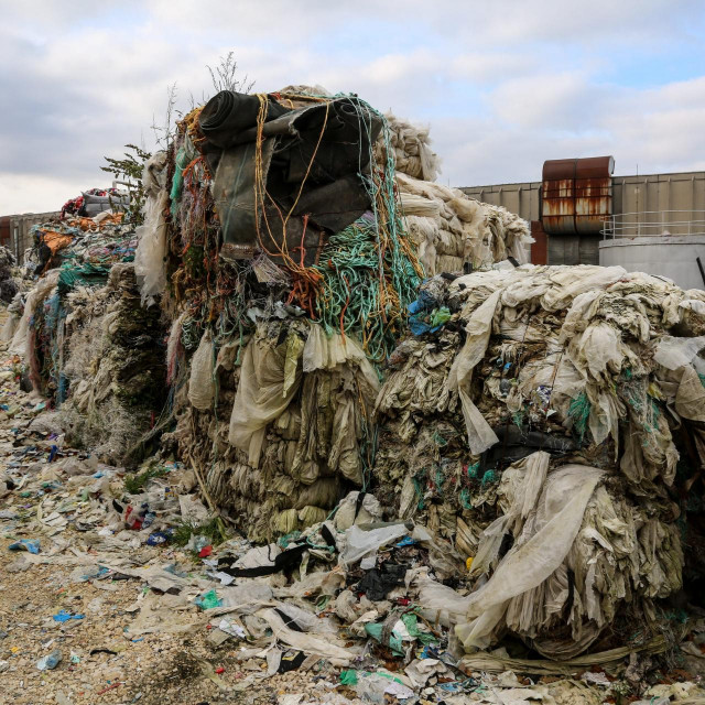 U bivšoj tvornici Istraplastike firma Natural recycling company odlaže otpad