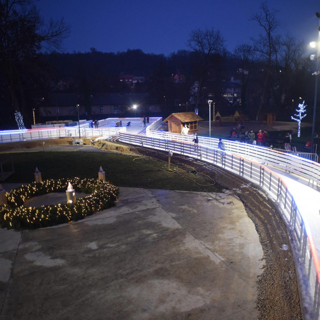 Klizalište u Dugoj Resi