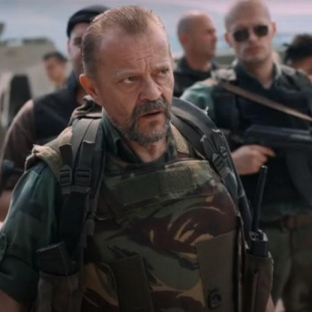 Emir Hadžihafizbegović u filmu glumi srpskog časnika