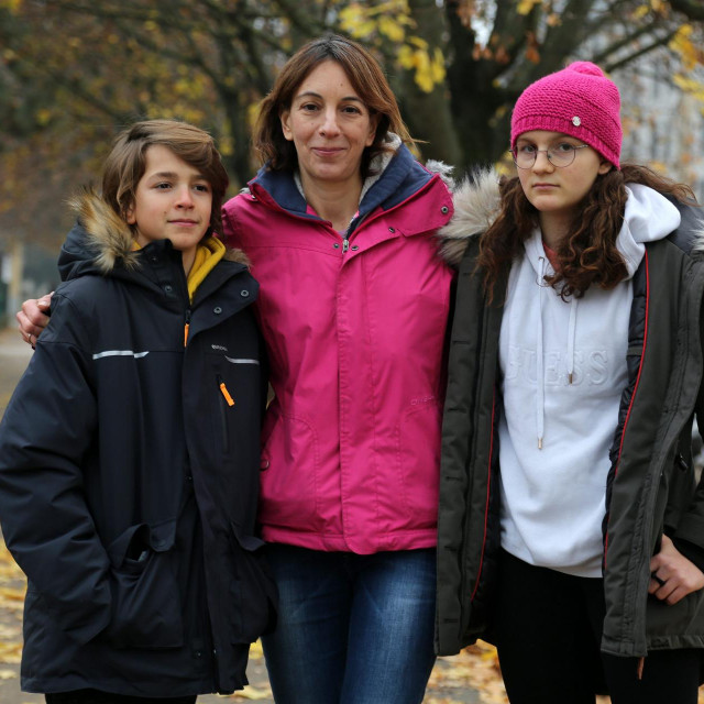 
Hana Miljanić s djecom plivačima: 11-godišnjim Vanjom i 13-godišnjom Mašom