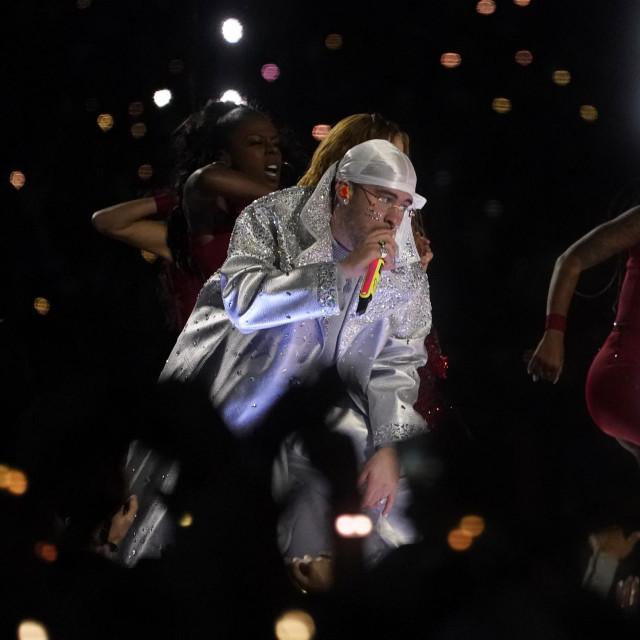 Bad Bunny tijekom nastupa u poluvremenu ovogodišnjeg Super Bowla u Miamiju