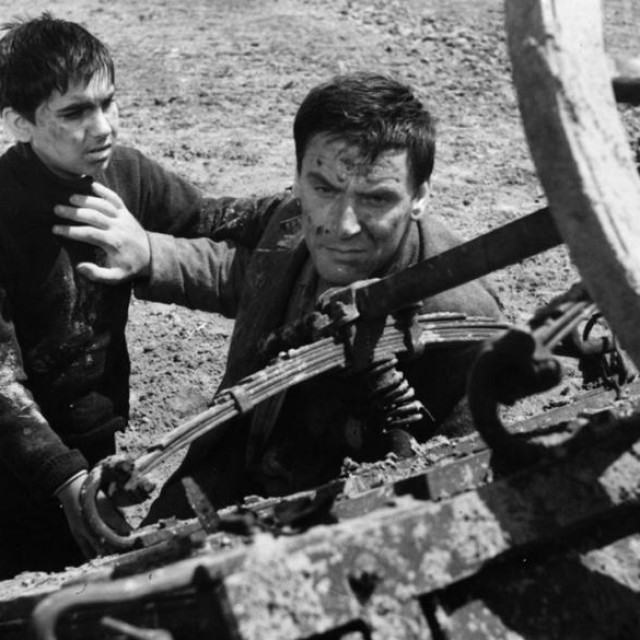 film 'Ne okreći se, sine'