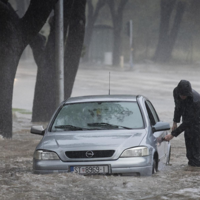 Nevrijeme s obilnom kišom u Splitu