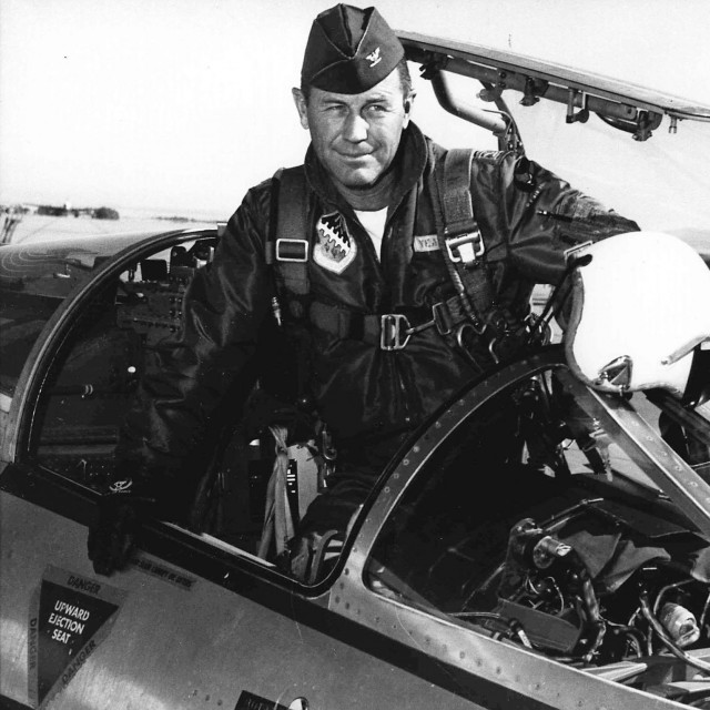 Charles E. ”Chuck” Yeager (1962.)