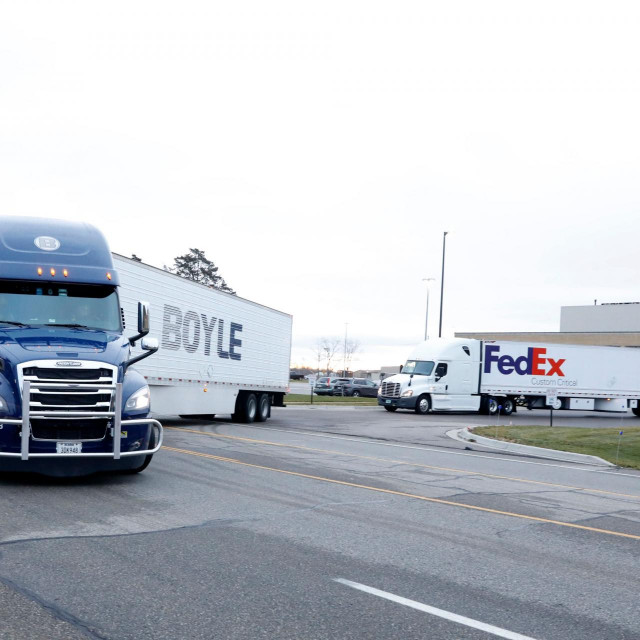 Kamioni s cjepivom protiv koronavirusa u SAD-u