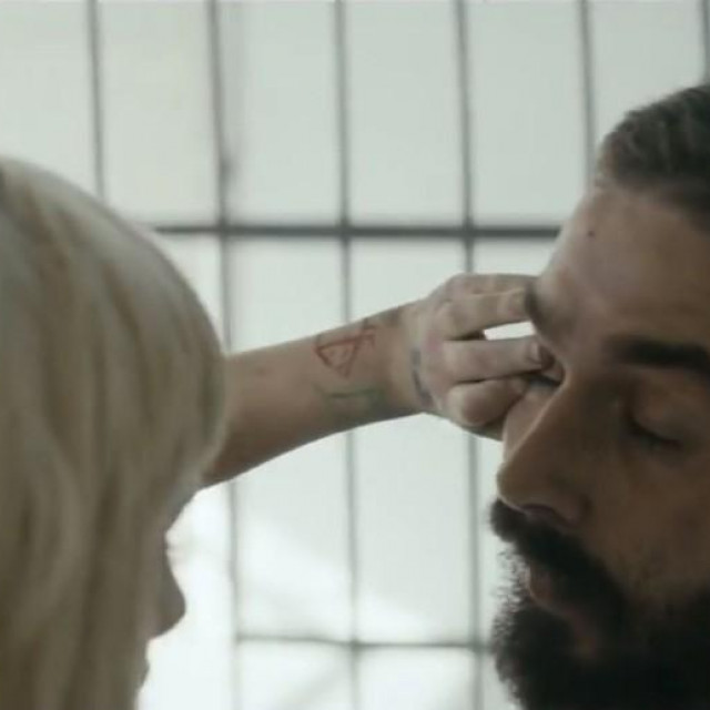 Maddie Ziegler i Shia LaBeouf u spotu 'Elastic Heart'