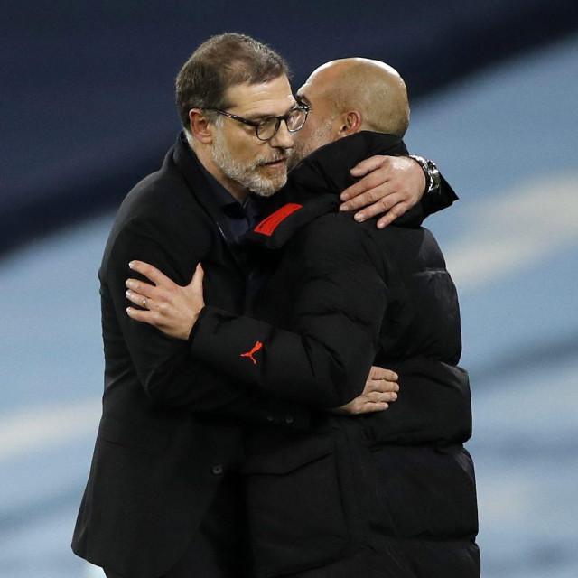 Slaven Bilić u zagrljaju s Pepom Guardiolom