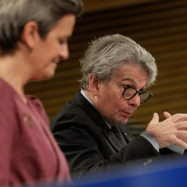 European Executive Vice-President Margrethe Vestager (L) and European Commissioner for Internal Market and Services Thierry Breton gives a joint press conference on the Data Governance Act at the European Commission in Brussels on November 25, 2020. (Photo by STEPHANIE LECOCQ/POOL/AFP)