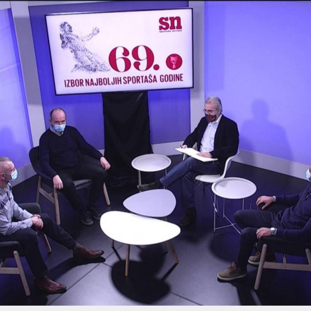 Slijeva nadesno: Željko Mavrović, Renato Čengić, voditelj Dean Bauer i Marijo Možnik u studiju Hanza Medije