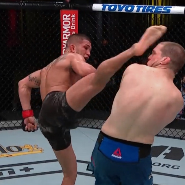 Pettis vs. Morono