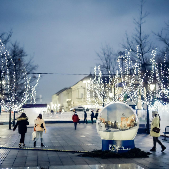 Advent u Slavonskom Brodu











 