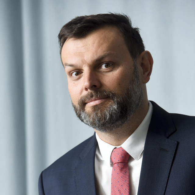 Viktor Pavlinić, predsjednik uprave TELE2 i Telemach-a.
 