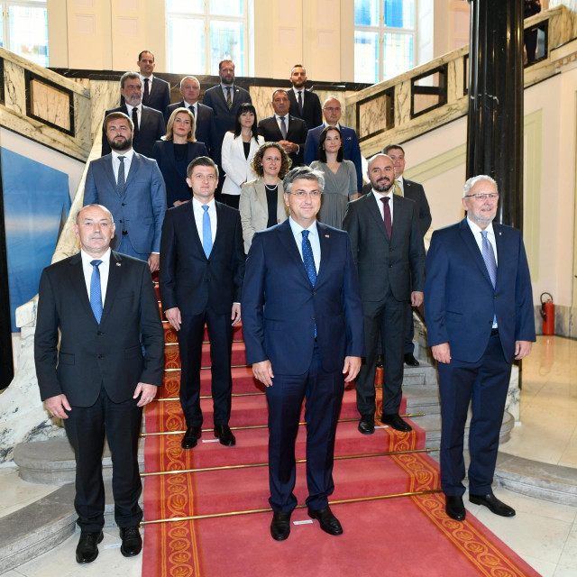 “Hrvatsku 2030. vidimo kao konkurentnu, inovativnu i sigurnu zemlju prepoznatljivog identiteta i kulture, očuvanih resursa, kvalitetnih životnih uvjeta i jednakih prilika za sve”, rekao je premijer Plenković