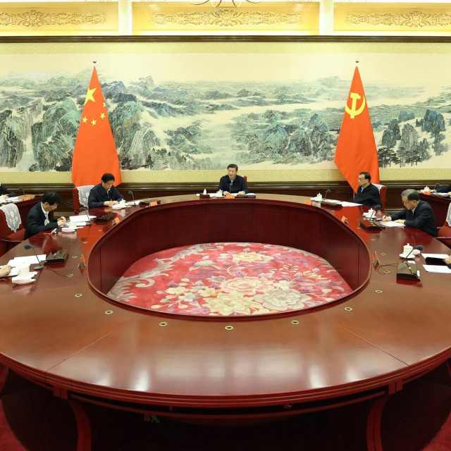 Sjednica centralnog komiteta kojom je predsjedavao Xi Jinping