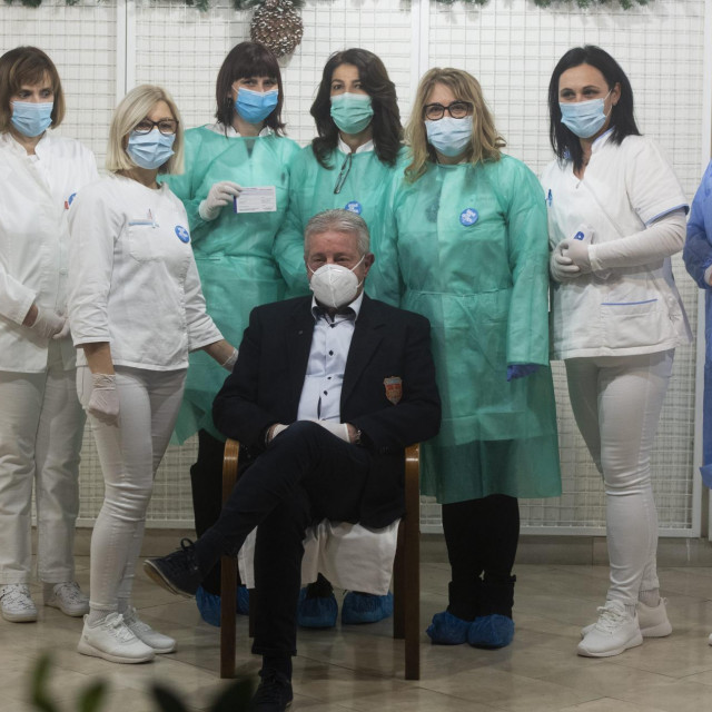 Zoran Biluš i osoblje