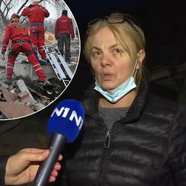 Branka Bakšić Mitić; Srušena kuća u Majskim Poljanama (u krugu)