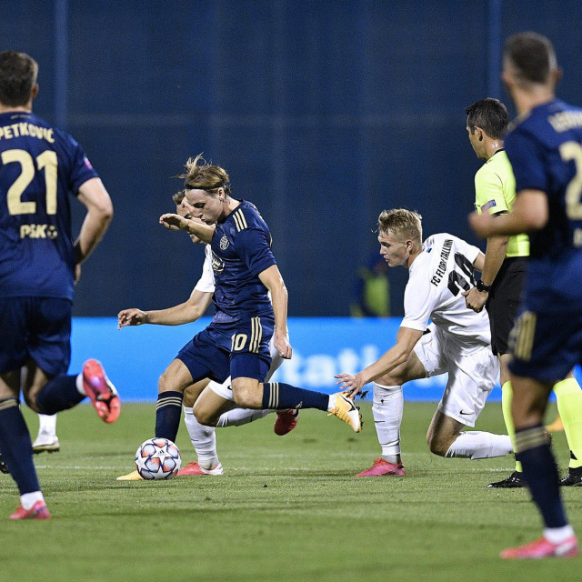 Lovro Majer s loptom