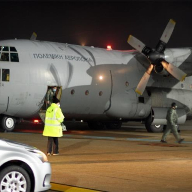 Zrakoplov s humanitarnom pomoći iz Grčke