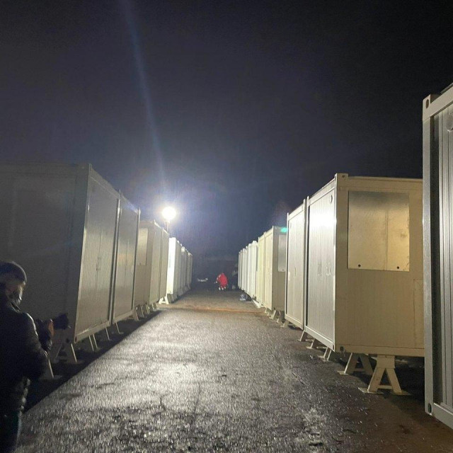 Kontejneri stigli u Petrinju