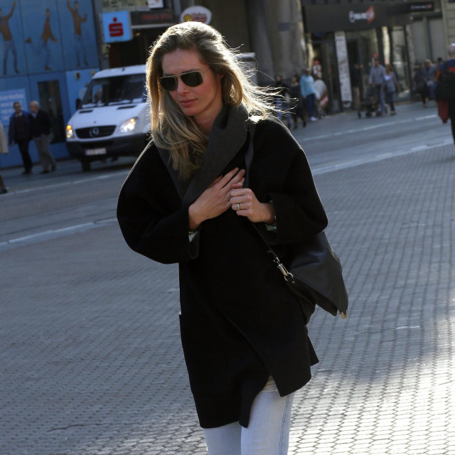 Zagreb, 010419.
Trg bana Josipa Jelacica.
Hrvatska glumica Leona Paraminski nakon boravka u Americi ponovno je u Zagrebu.