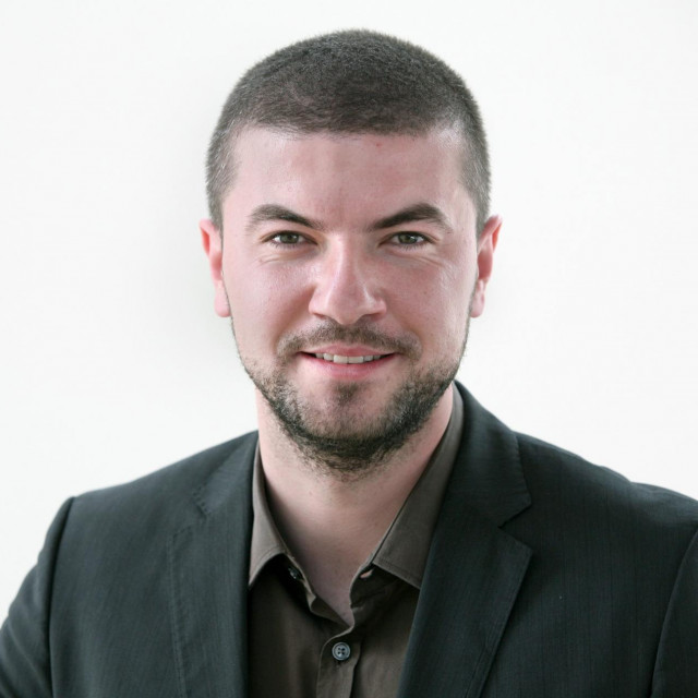 Ivan Zubak





 