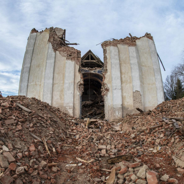 Srušena crkva u Žažini.
 