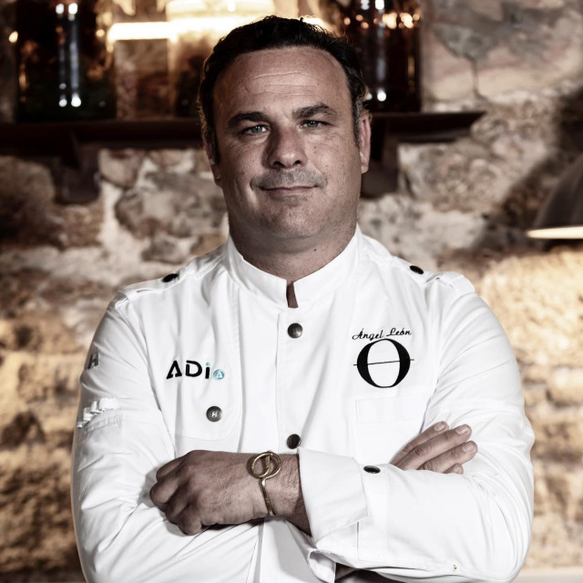 Aponiente Facebook Page