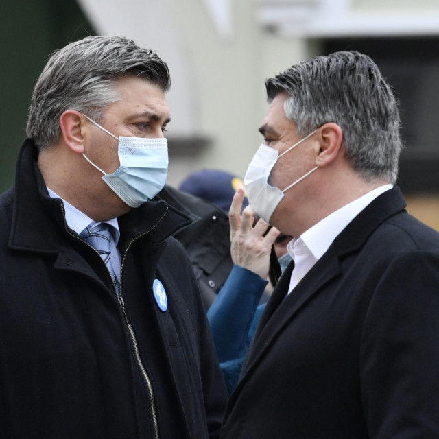 Zoran Milanović i Andrej Plenković u obilasku štete nakon potresa
 