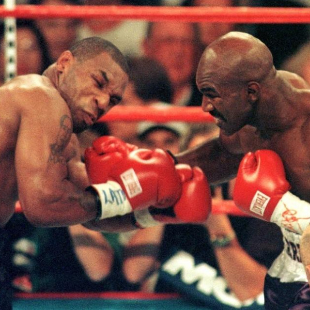 Mike Tyson vs Evander Holyfield