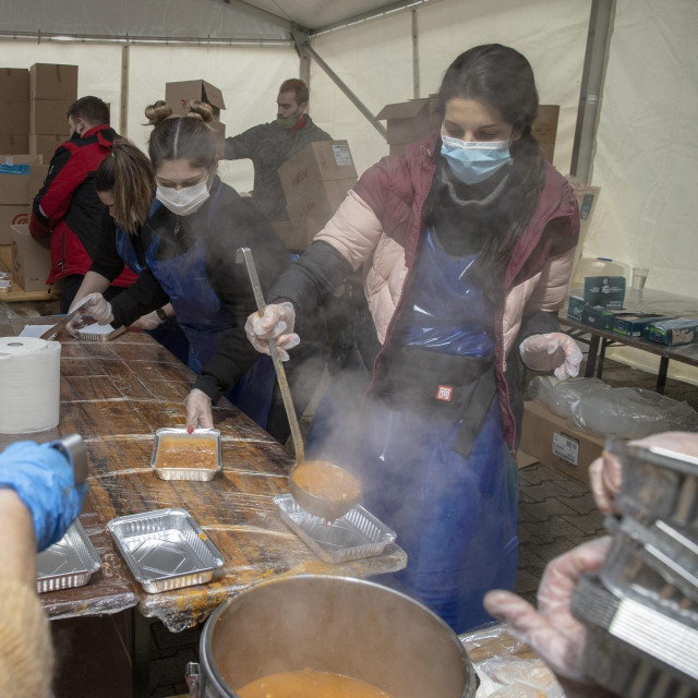 Priprema i distribucija obroka u Petrinji