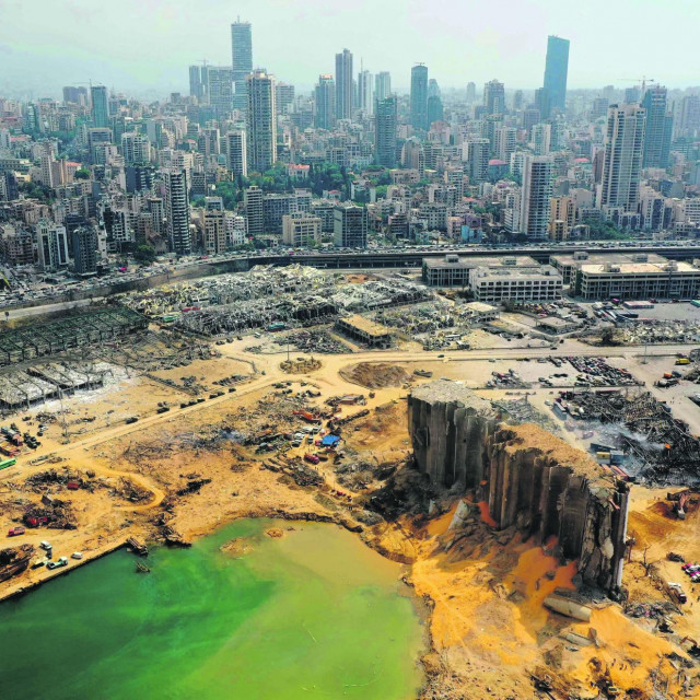 Razorena luka u Bejrutu