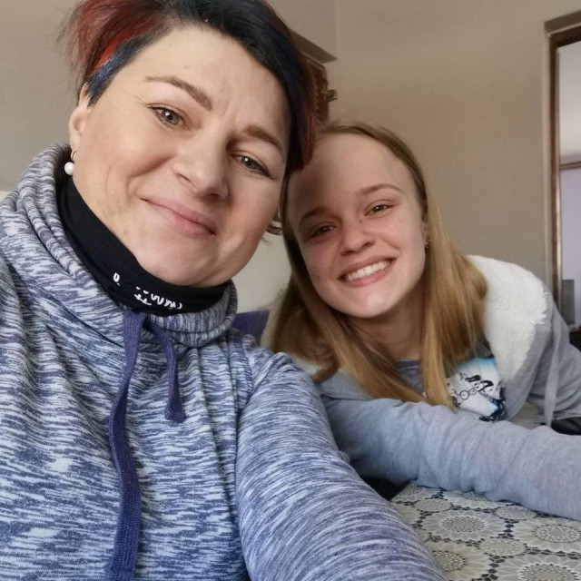 Andrijana Vinković s novom prijateljicom Antonijom