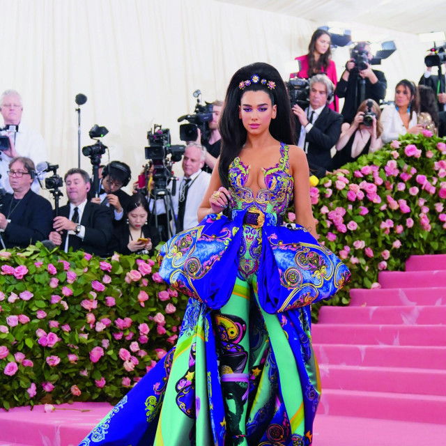 Na godišnjem balu Met Gala 2019. u kreaciji Versace.