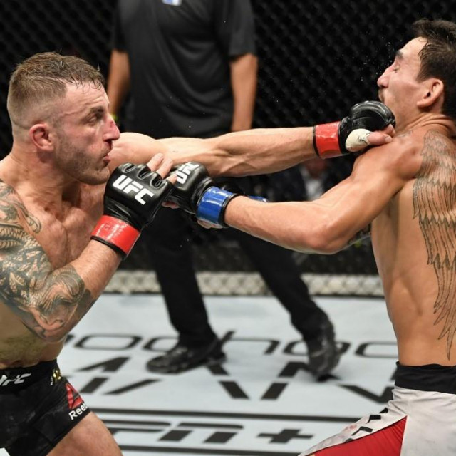 Alexander Volkanovski vs. Max Holloway
