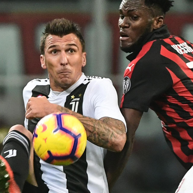 Mandžukić će sad protiv Juvea zaigrati u crno-crvenoj kombinaciji