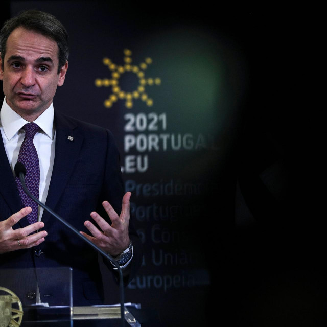 Grčki premijer Kyriakos Mitsotakis vrši pritisak na Komisiju da se što prije uvedu ”covid putovnice” kako bi se rehabilitirao turizam