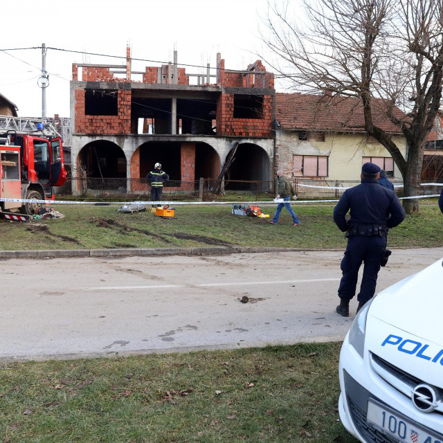 Policijski očevid u Sisku na mjestu nesreće