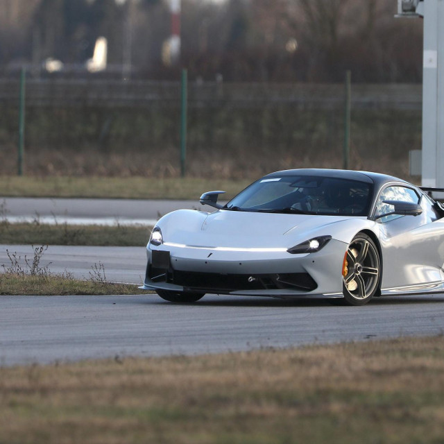 Pininfarina Battista na stazi Oryx