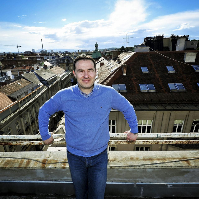 Zagreb, 250513.
Dirigent Ivan Repusic, fotografiran na vrhu zgrade u Bogovicevoj ulici.